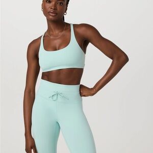 Vuori Set. Spearmint Yosemite Bra and Daily Legging. Both Small. NWT